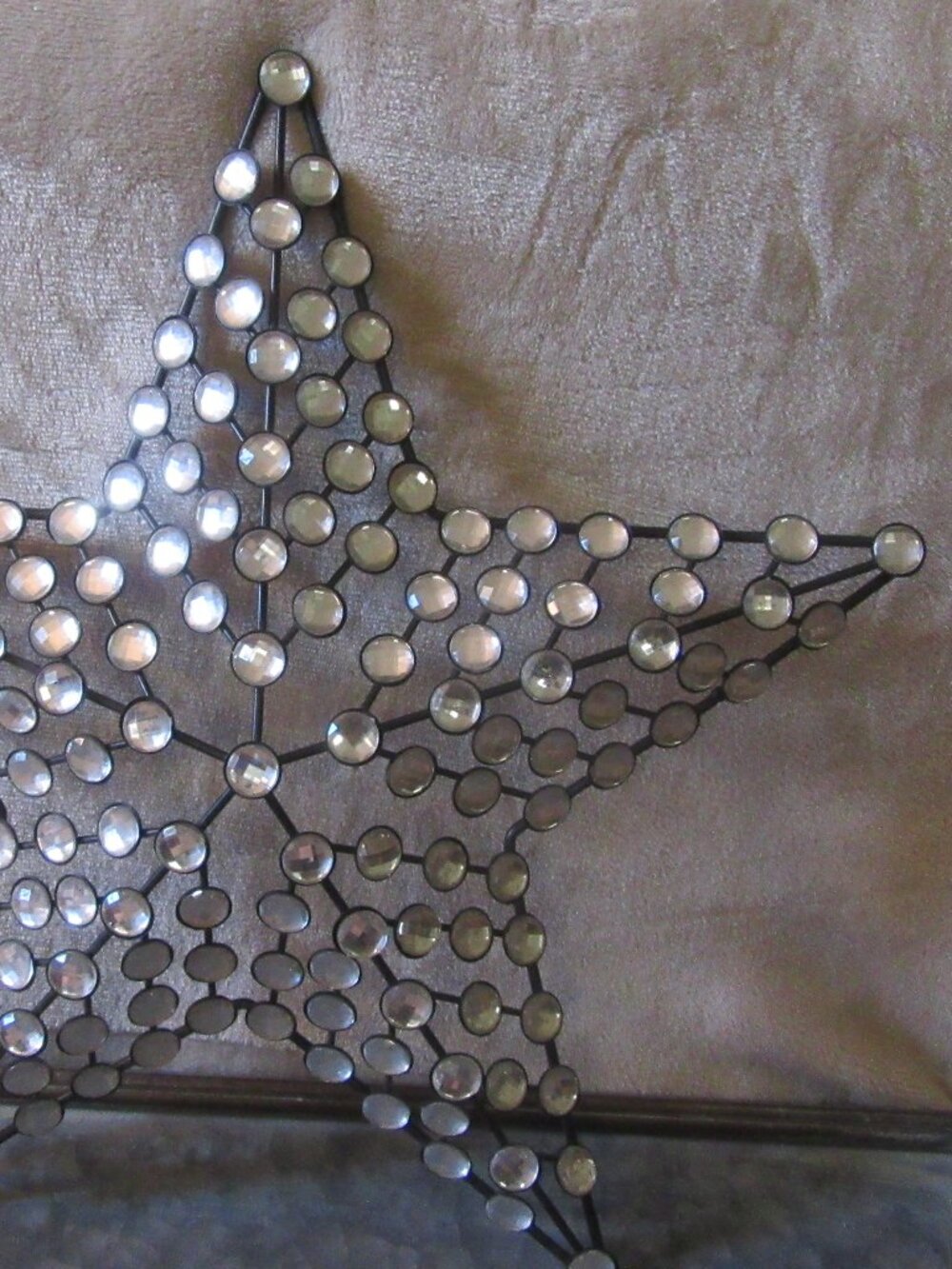 2 Vintage 14.5 in. black metal star decor with faceted embellishments - Picture 7 of 13